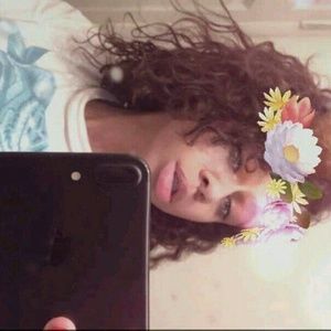 Meet your Posher, Aline